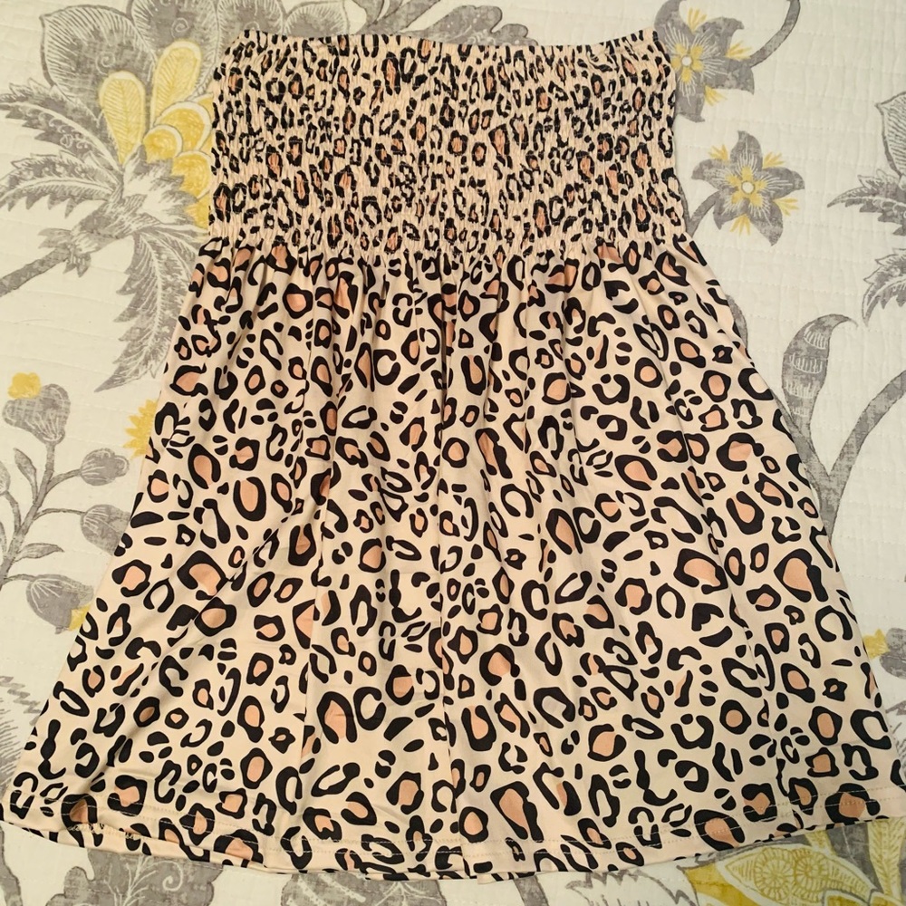 Strapless leopard SHEIN crop top; ruched top